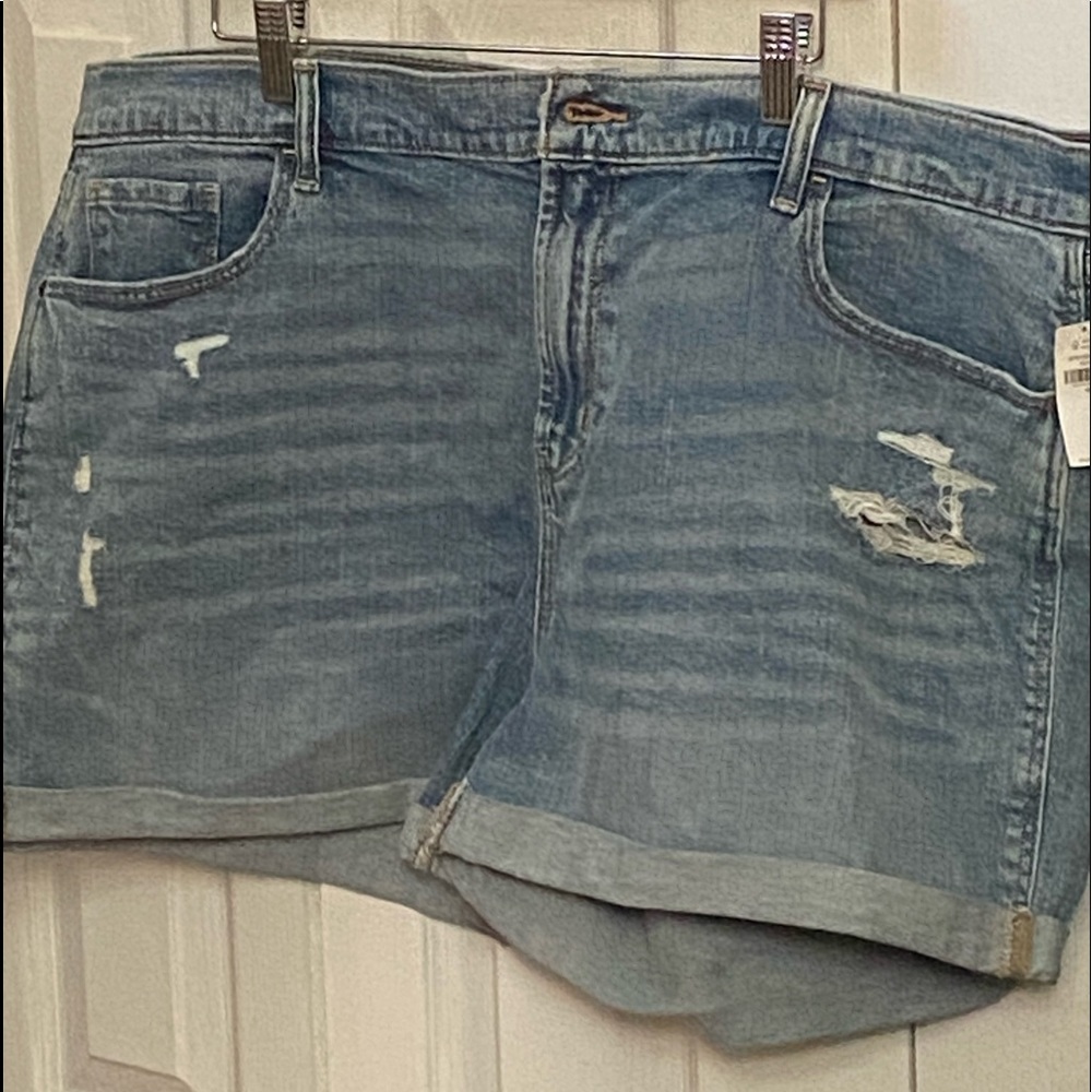 Old Navy Ripped Jean Shorts, Light Wash, Size 18
